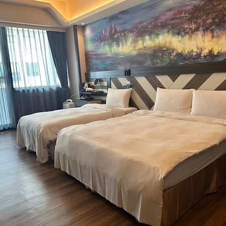 Weifeng Boutique Business Hotel - Zhanqian Branch Pingtung Exterior foto