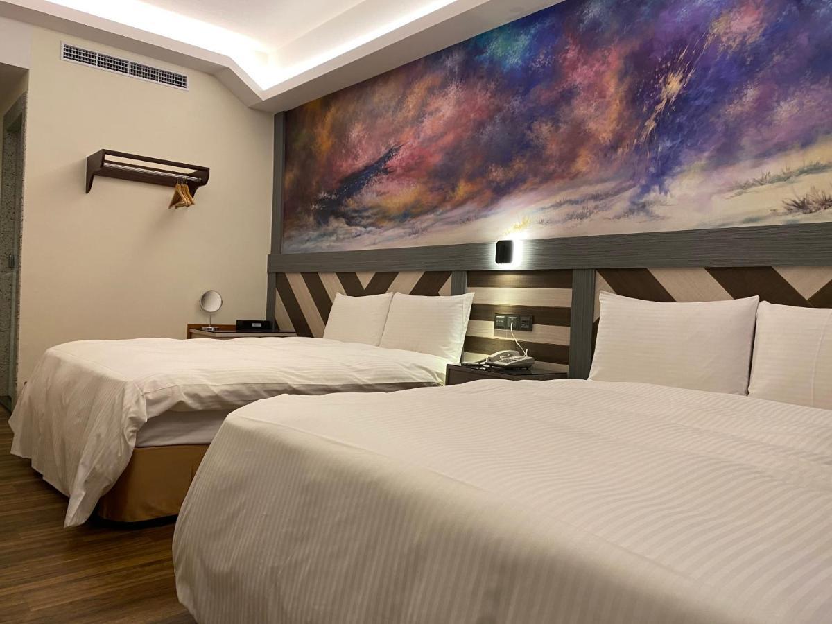 Weifeng Boutique Business Hotel - Zhanqian Branch Pingtung Exterior foto