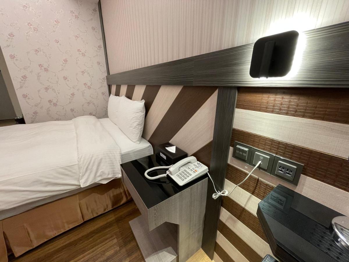 Weifeng Boutique Business Hotel - Zhanqian Branch Pingtung Exterior foto
