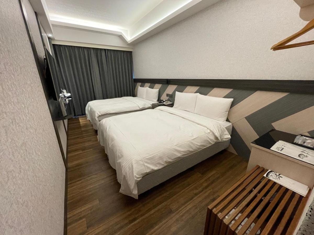 Weifeng Boutique Business Hotel - Zhanqian Branch Pingtung Exterior foto