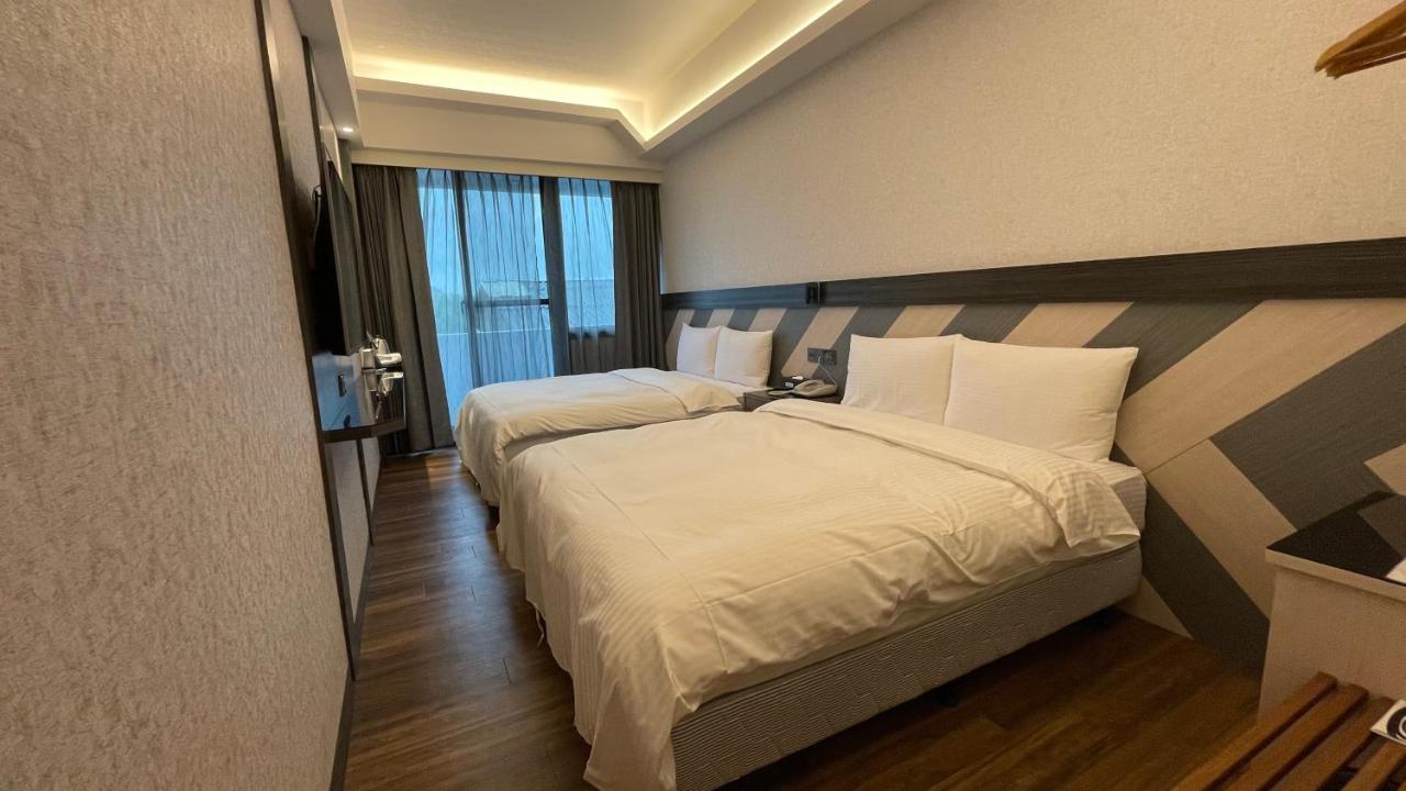 Weifeng Boutique Business Hotel - Zhanqian Branch Pingtung Exterior foto