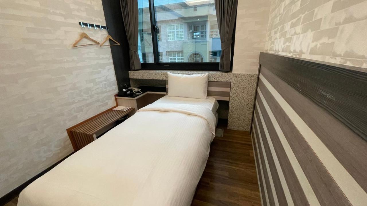 Weifeng Boutique Business Hotel - Zhanqian Branch Pingtung Exterior foto